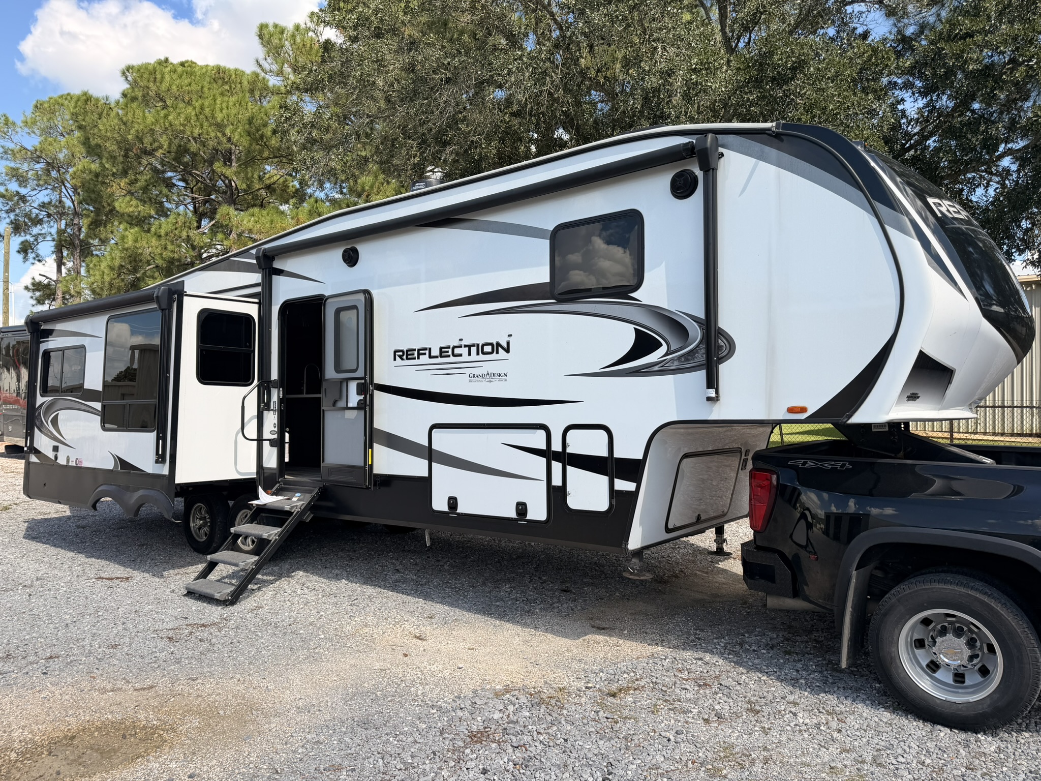 2022 Grand Design Reflection